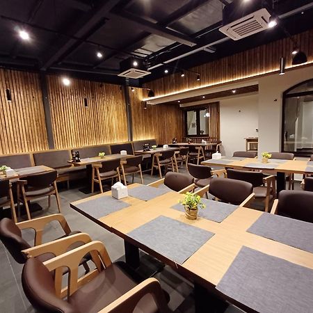 Pensiune & Restaurant Victoria Păltiniş 外观 照片