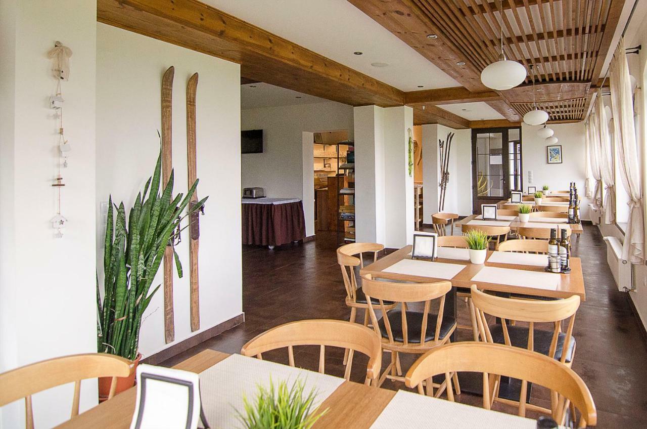 Pensiune & Restaurant Victoria Păltiniş 外观 照片